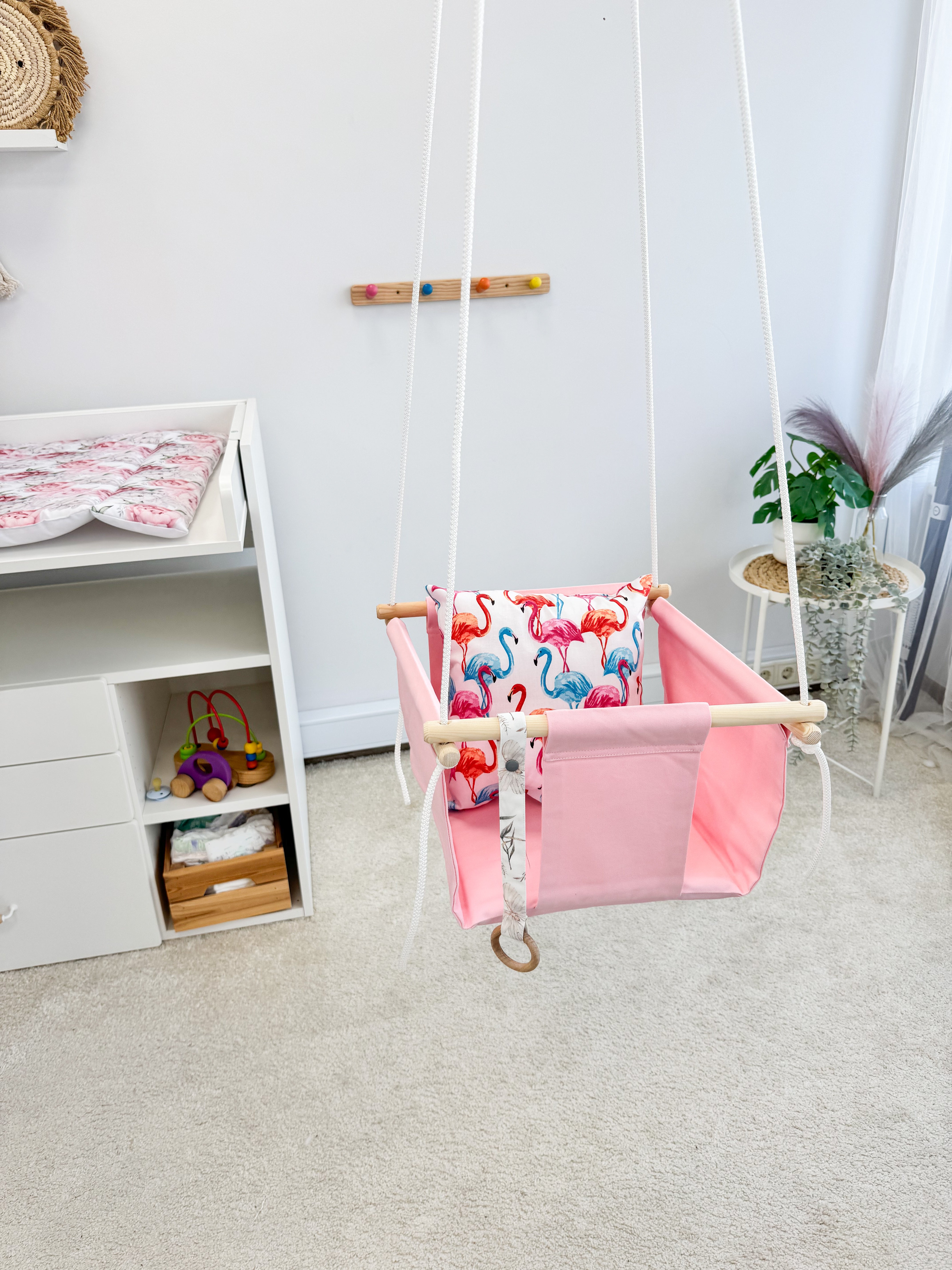 Gaiši rozā klasiskās šūpoles "Flamingo"