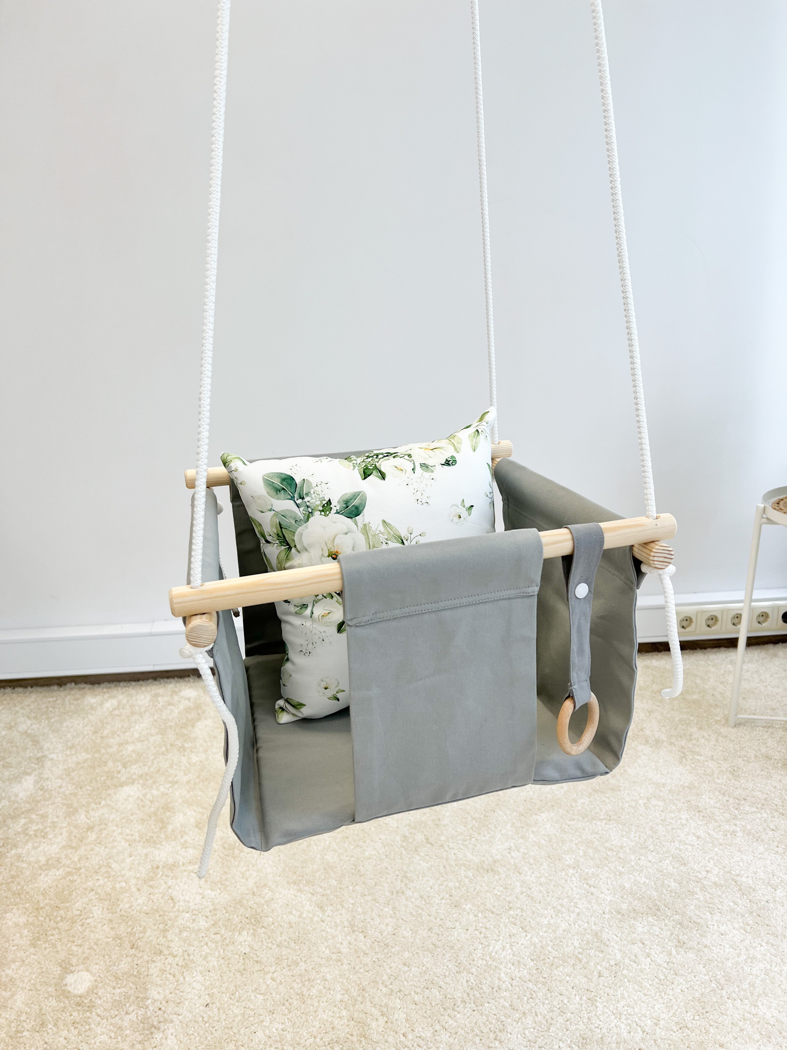 Klasiskās šūpoles "Baltās puķes"