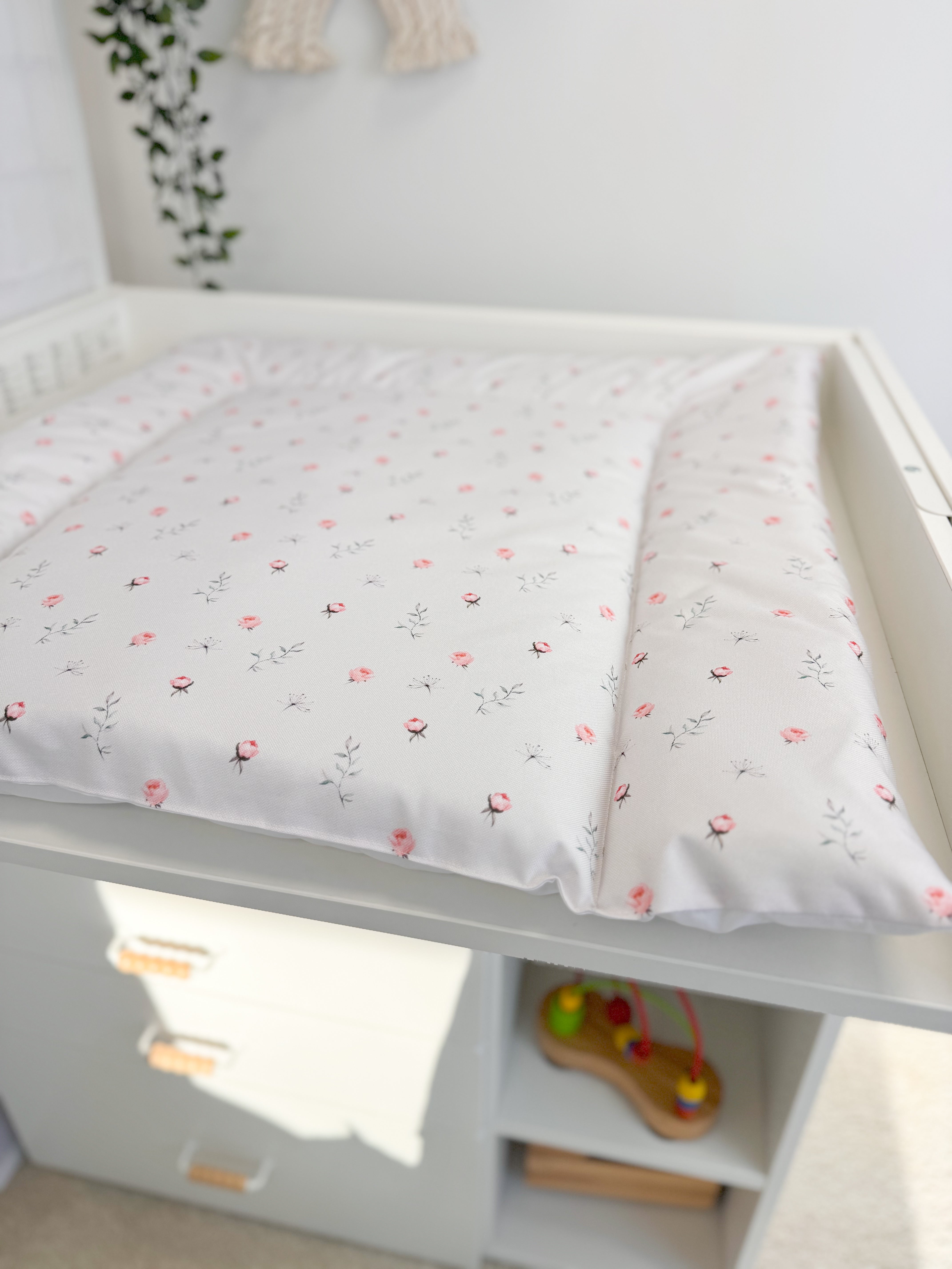 Ūdensizturīga pārtinamā virsma - Rozes