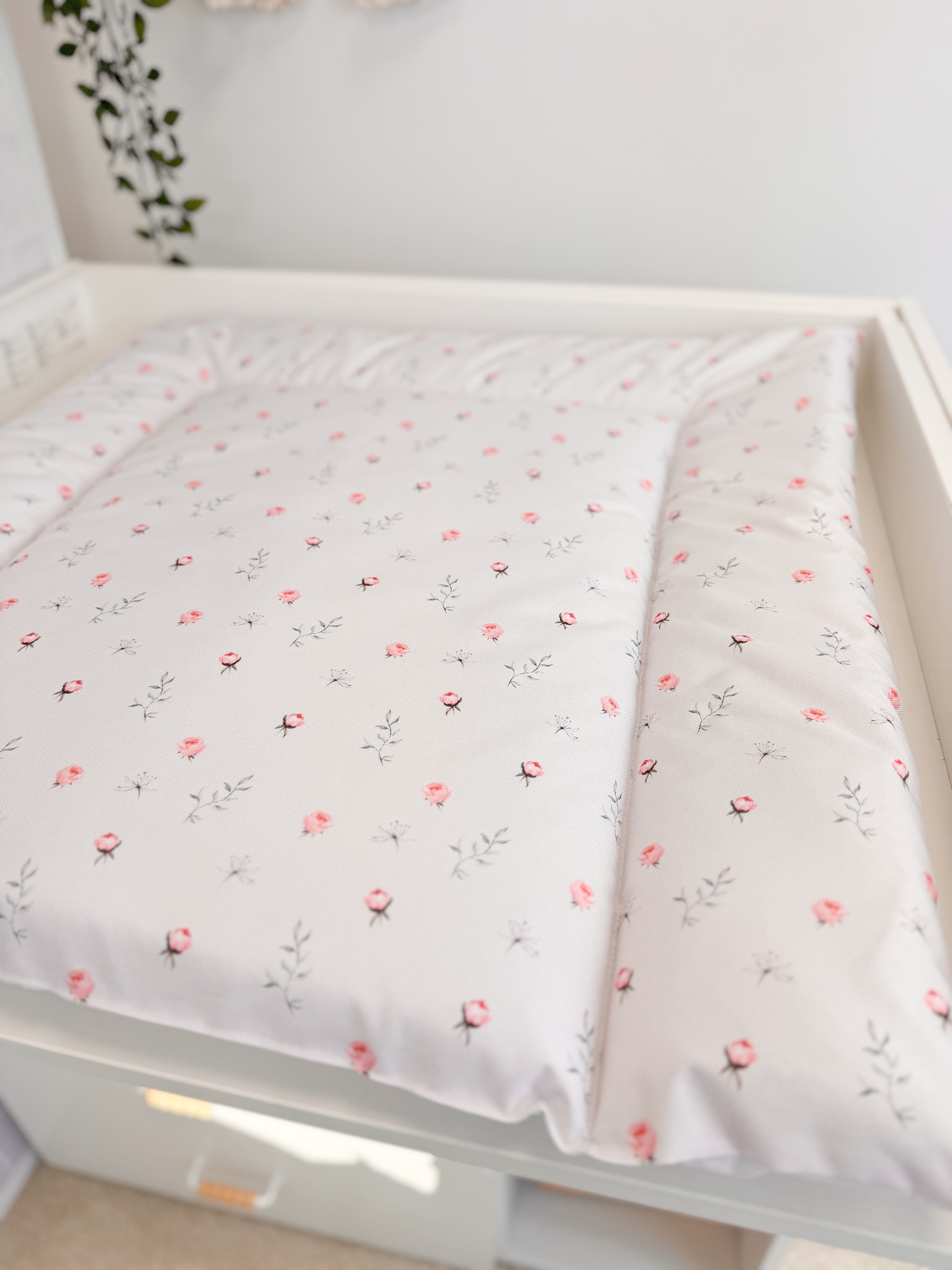 Ūdensizturīga pārtinamā virsma - Rozes