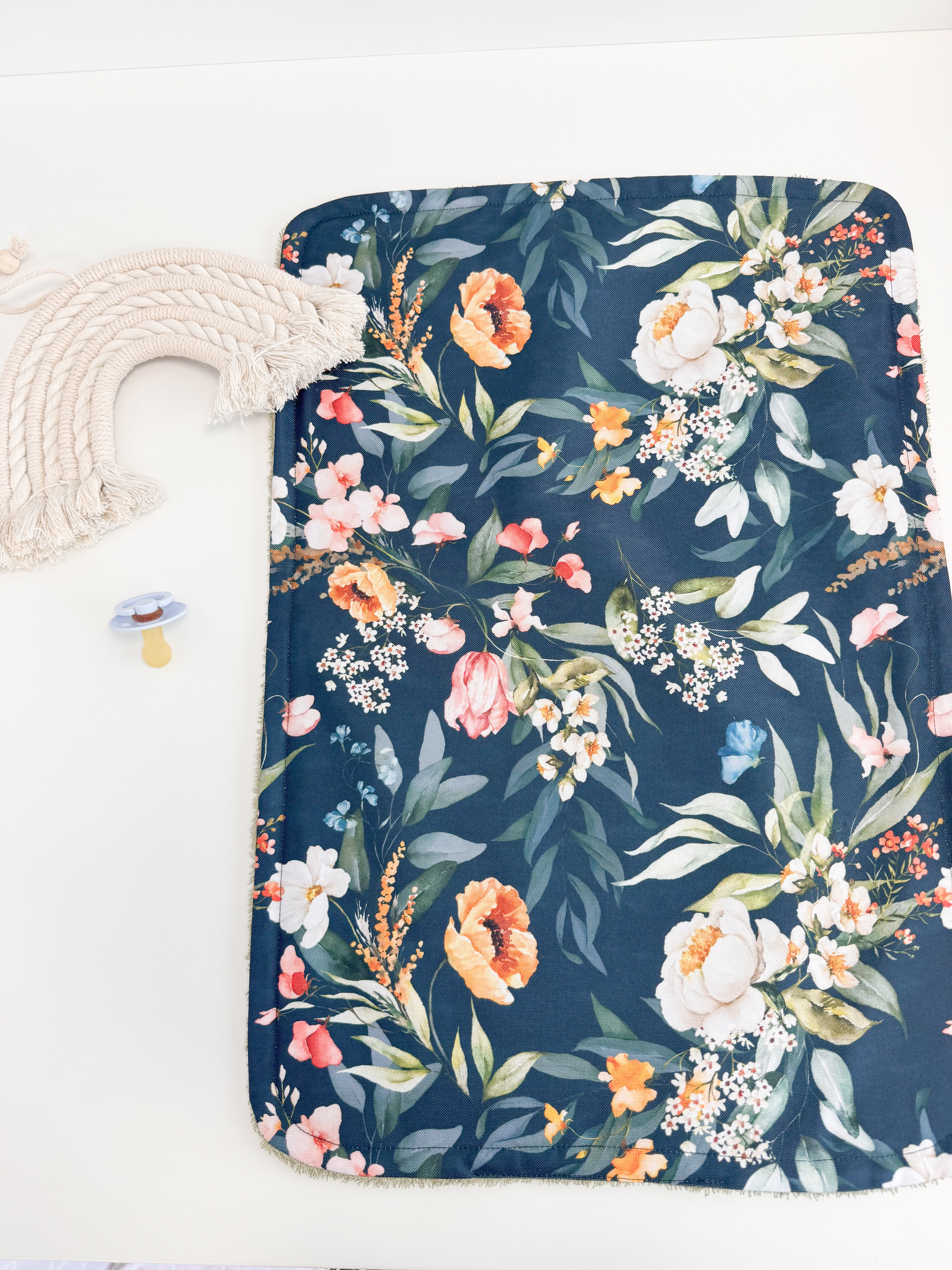 Ūdensnecaurlaidīgs paladziņš - Ziedi