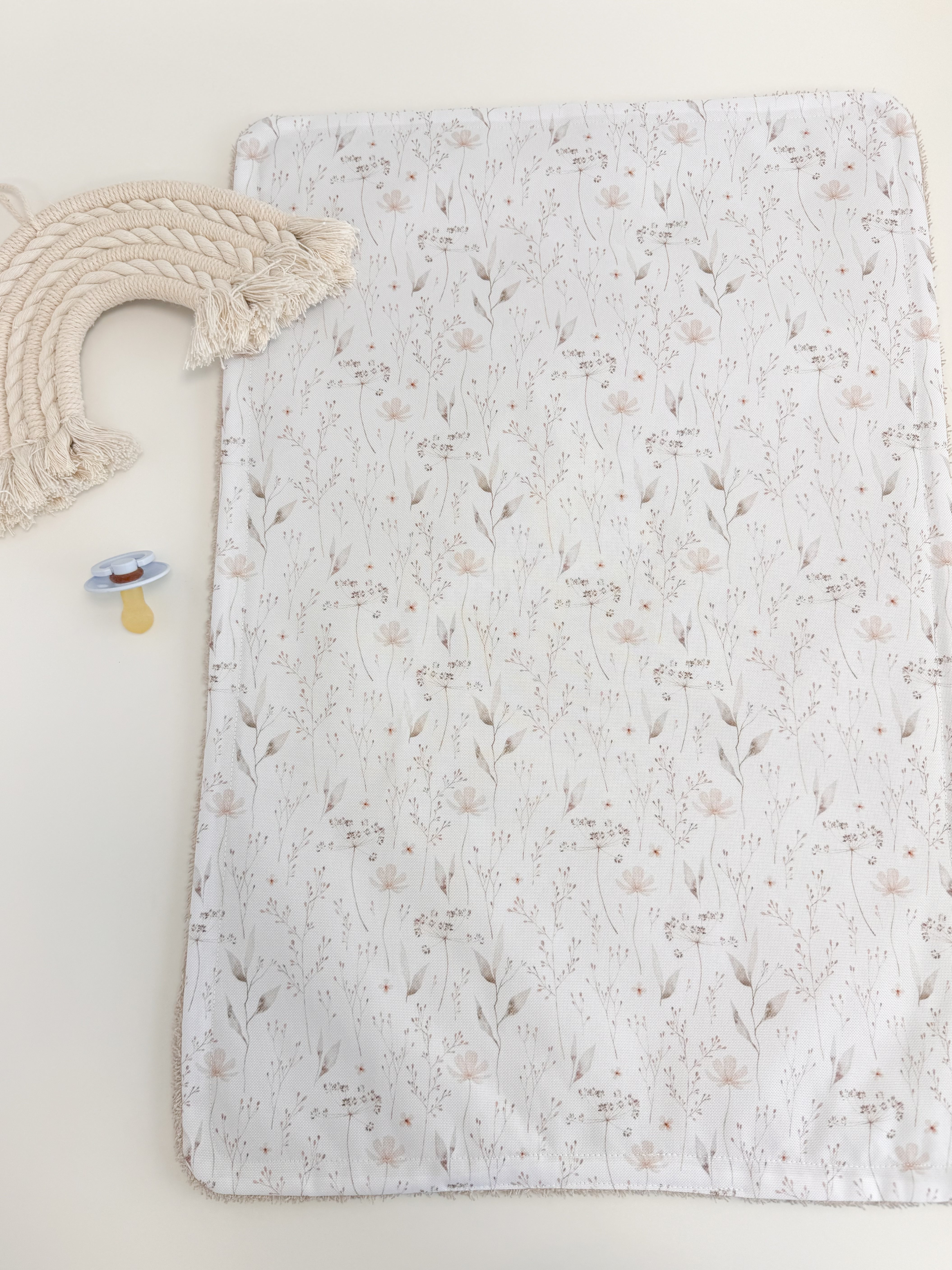 Ūdensnecaurlaidīgs paladziņš - Pļava