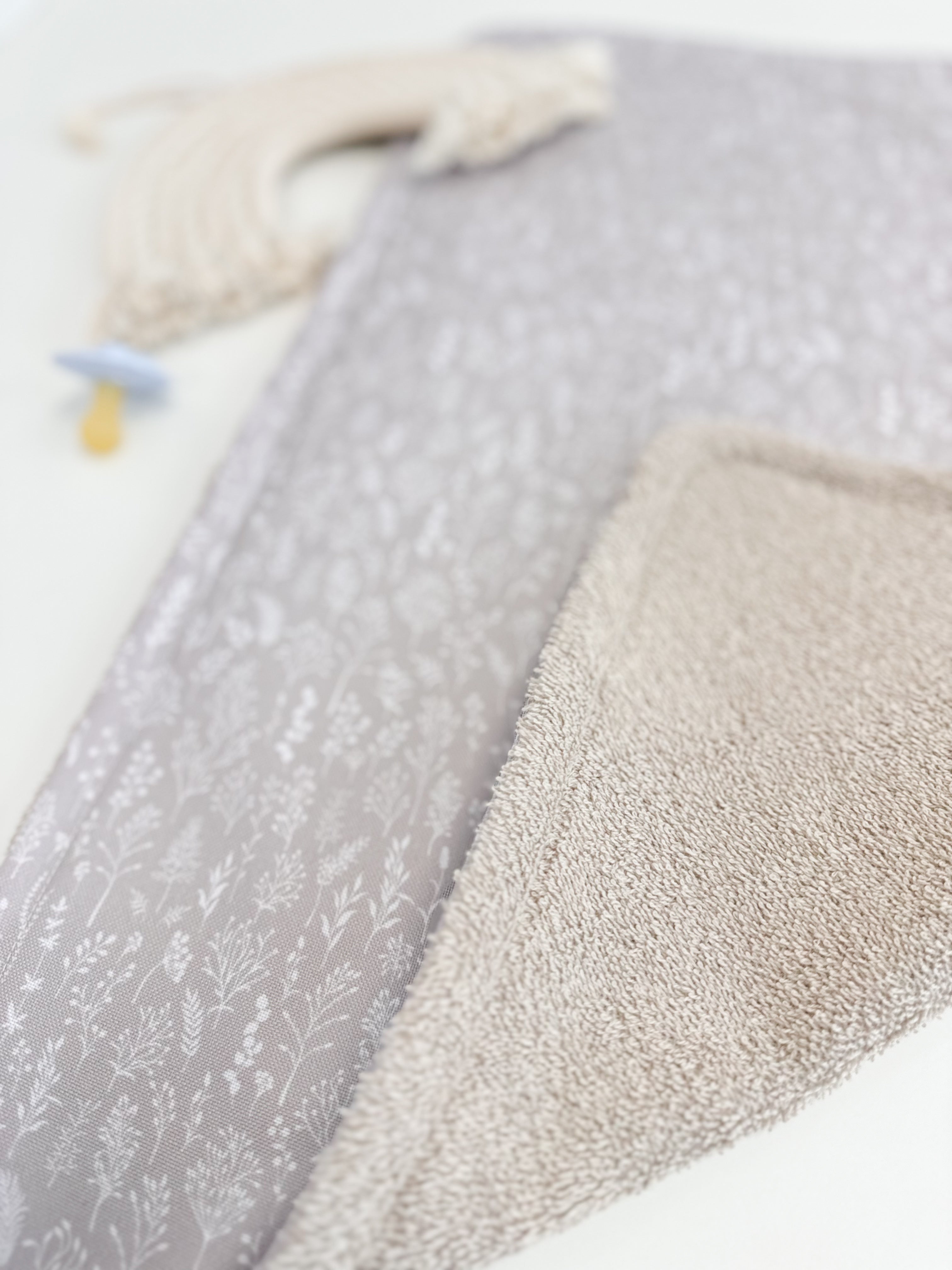 Ūdensnecaurlaidīgs paladziņš - Bēši ziedi