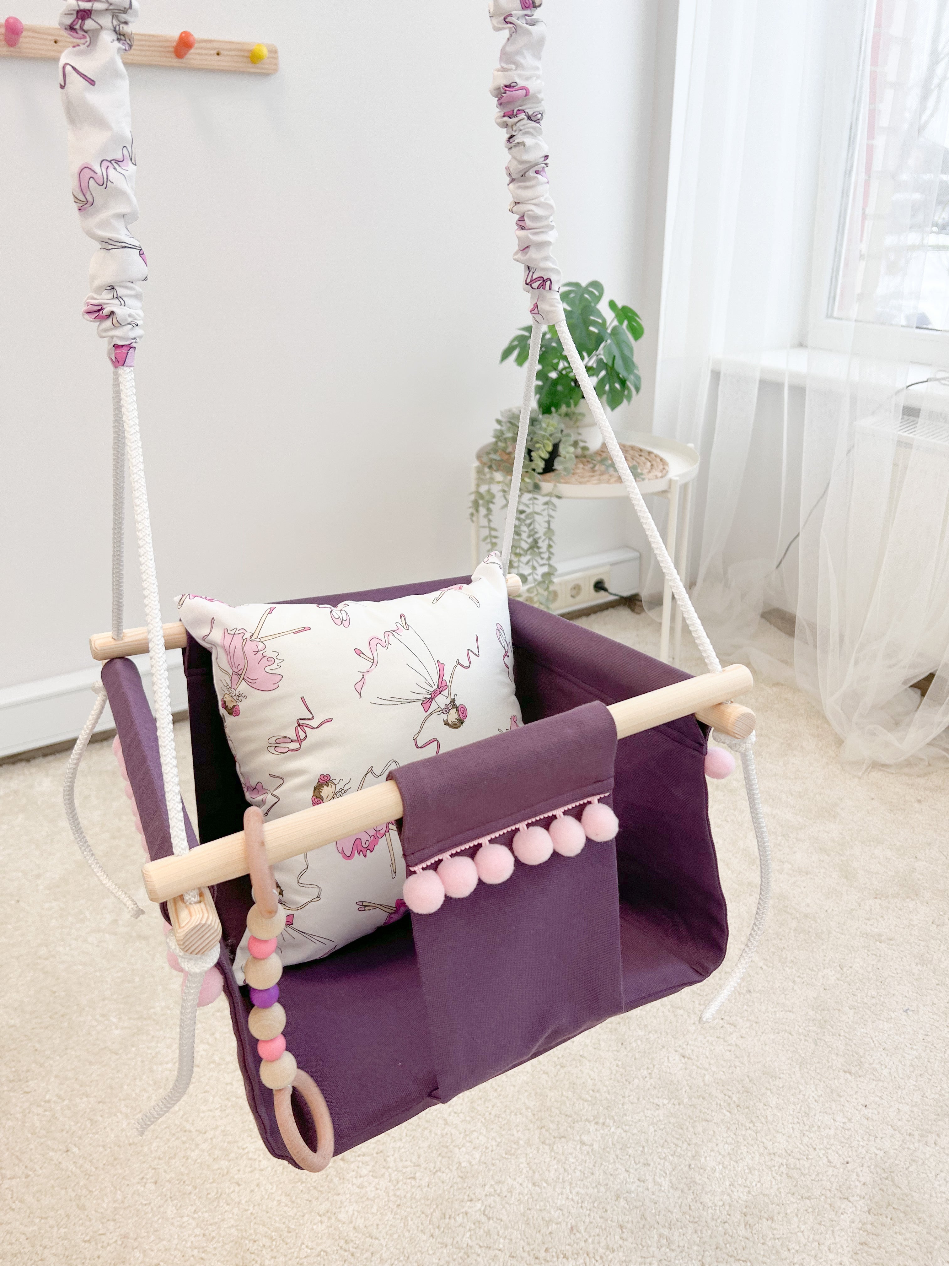 Violetas klasiskās šūpoles "Balerīna"