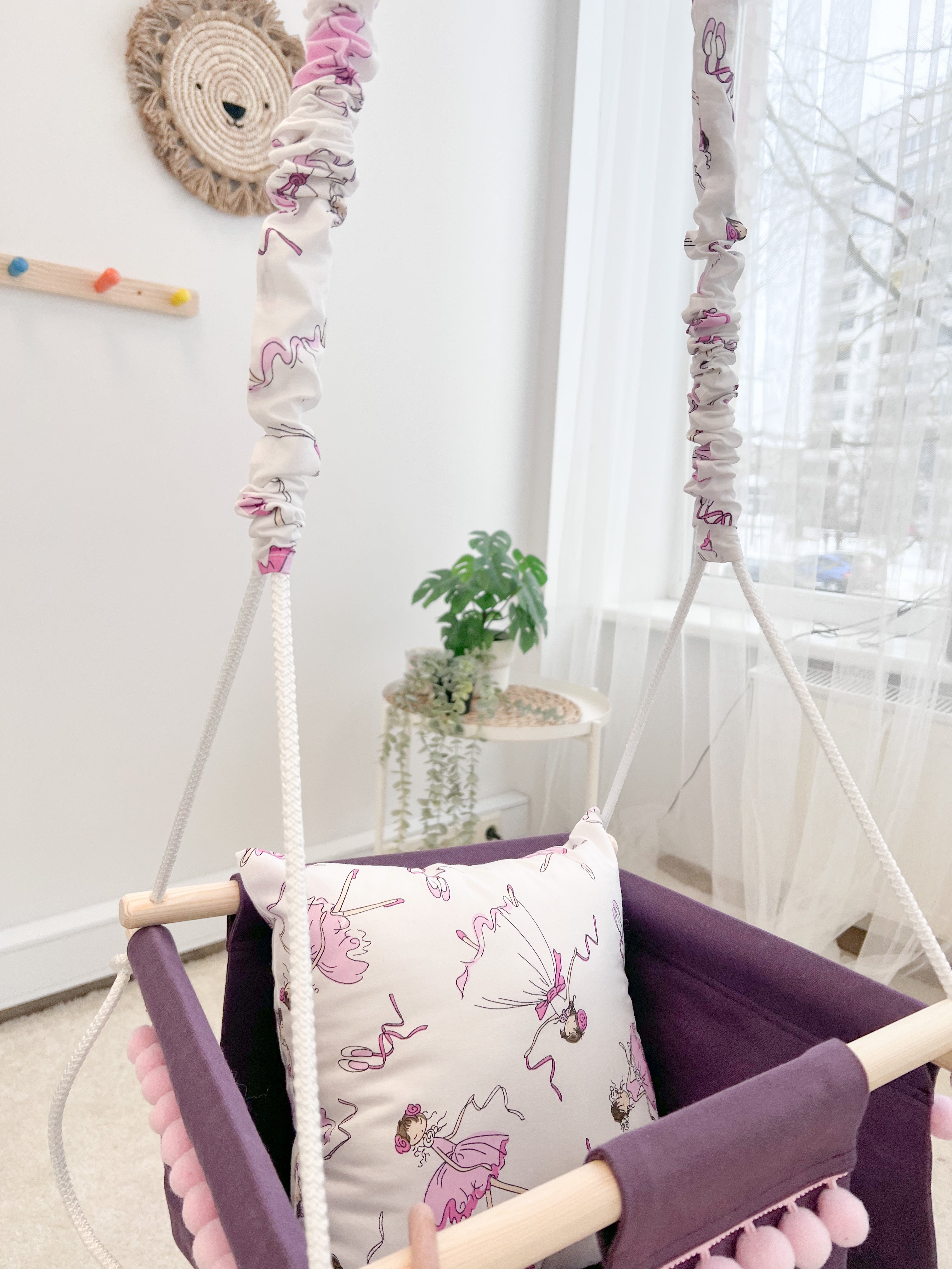 Violetas klasiskās šūpoles "Balerīna"