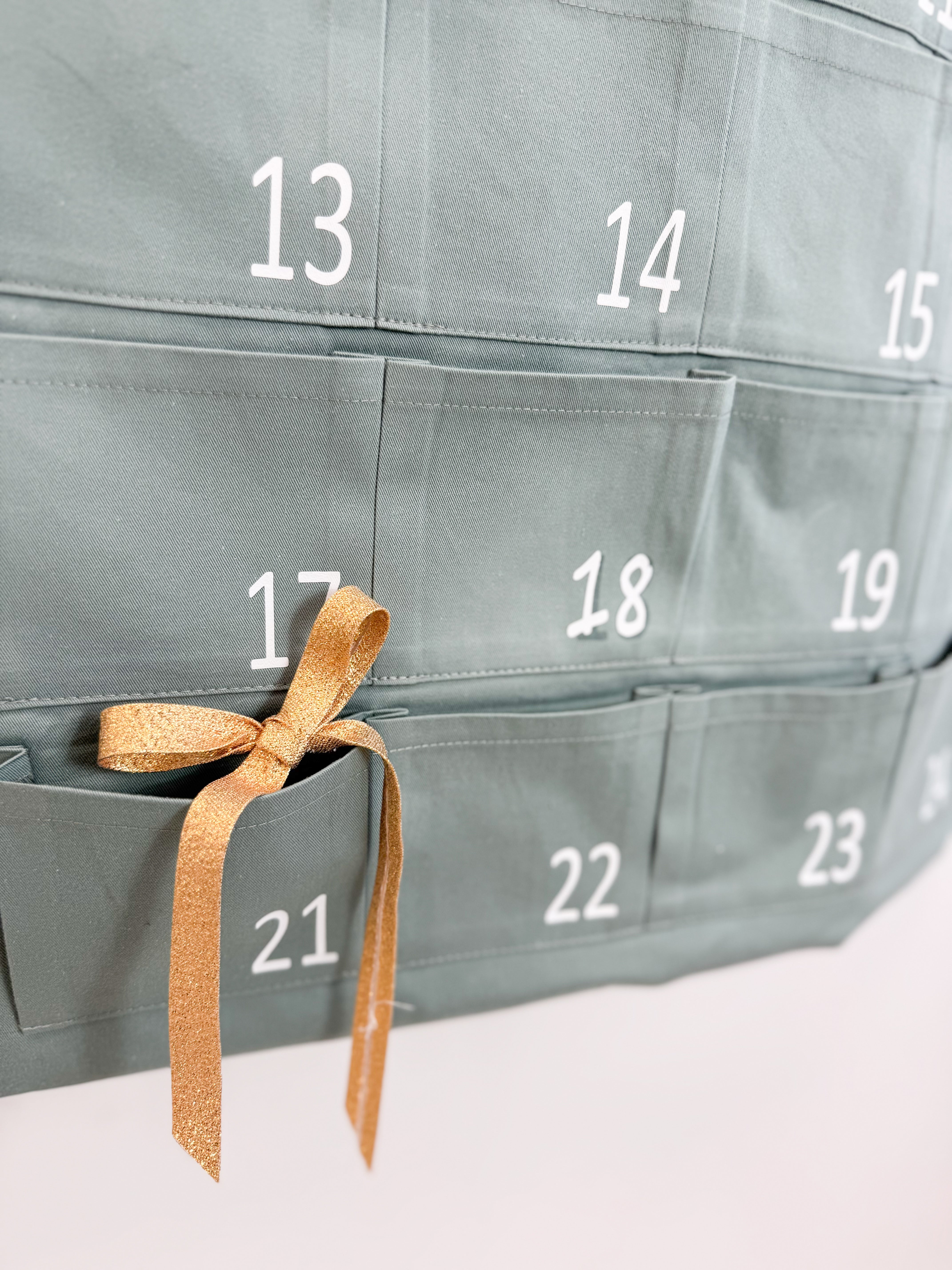 Adventes kalendārs - vienkrāsu