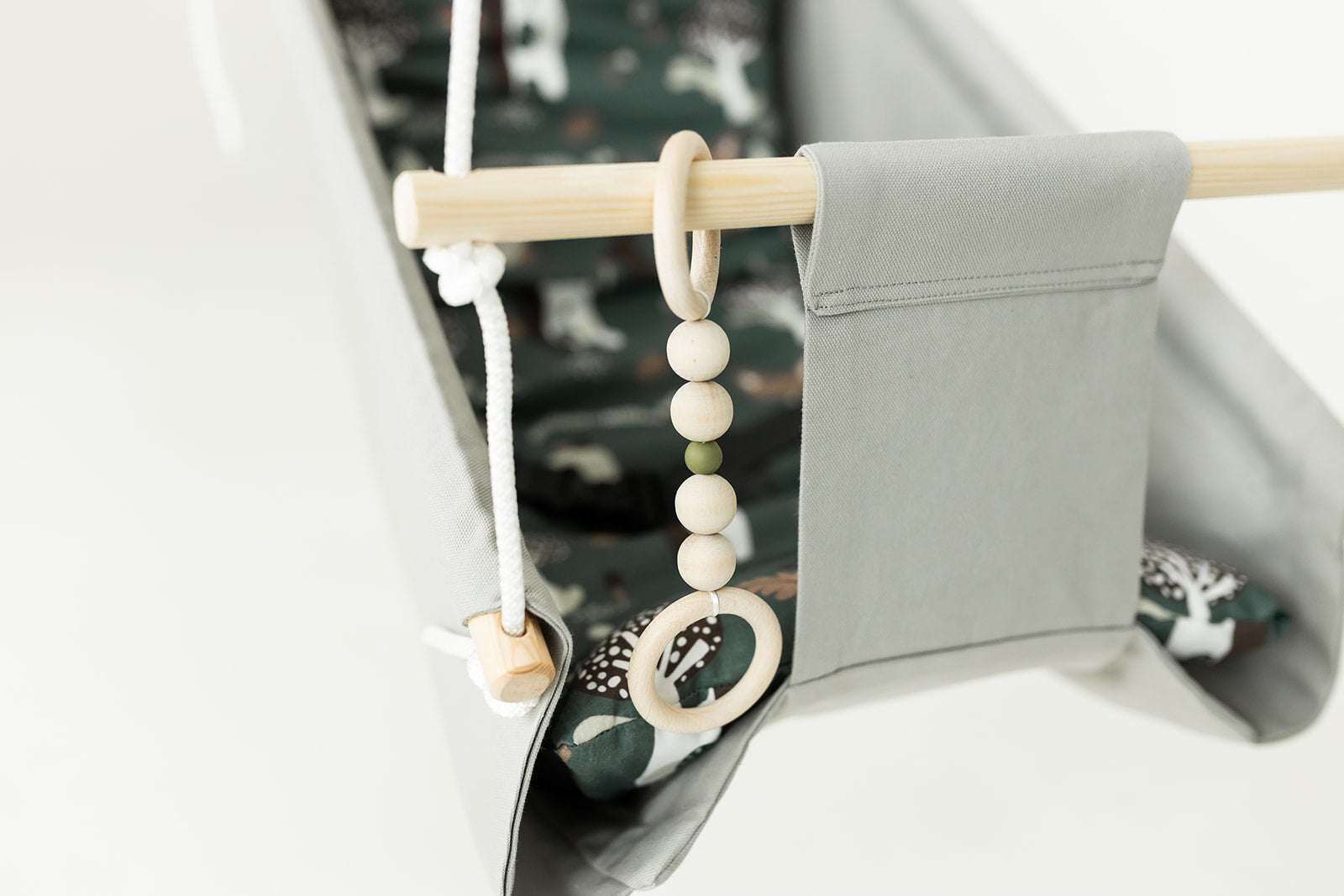 Šūpulis "Pelēkie meža dzīvnieki"