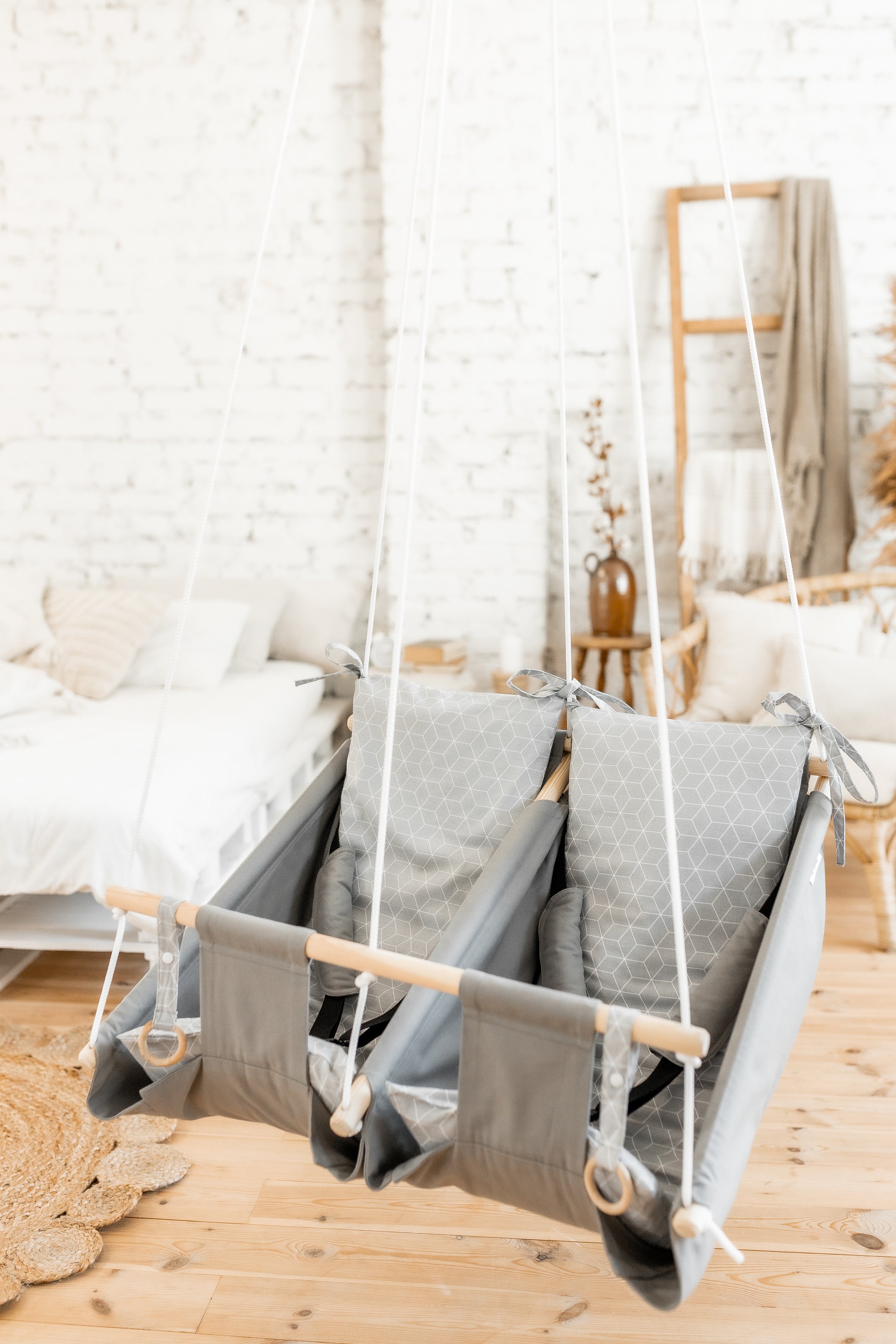 Dvīņu šūpulis "Pelēkie rombi"