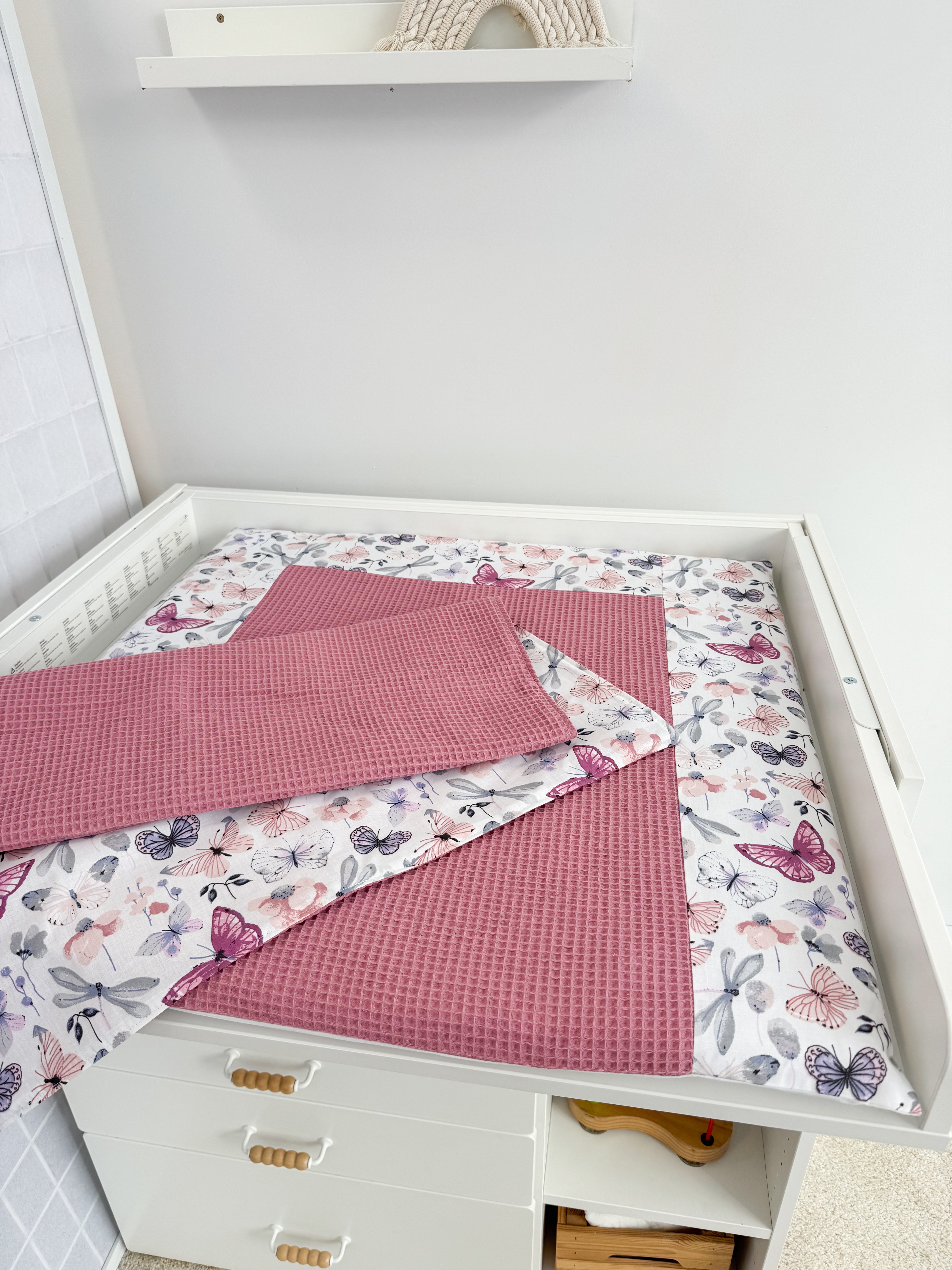 Kokvilnas pārtinamā virsma -Tauriņi