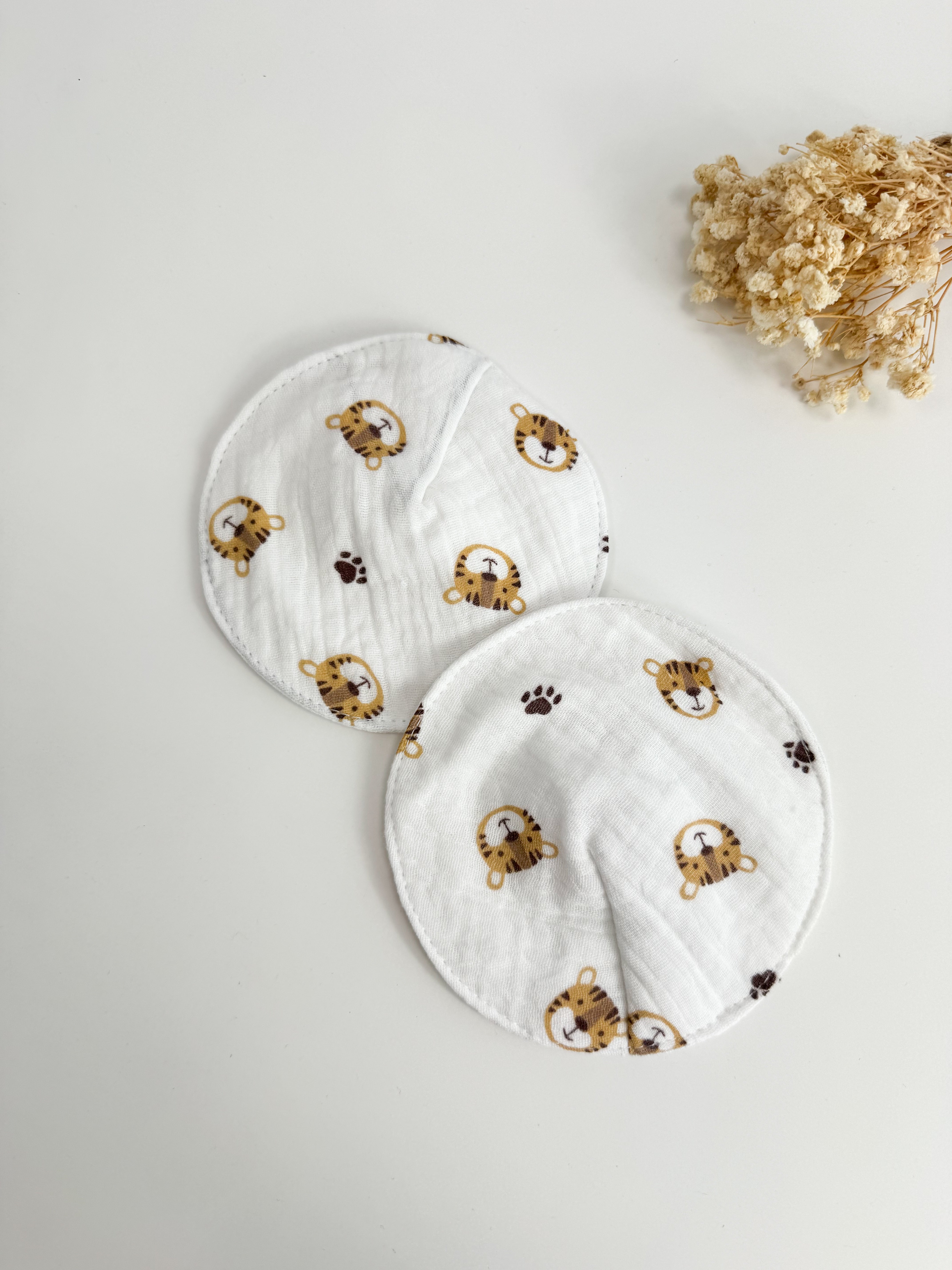 Krūts barošanas ieliktnīši -Lauvas