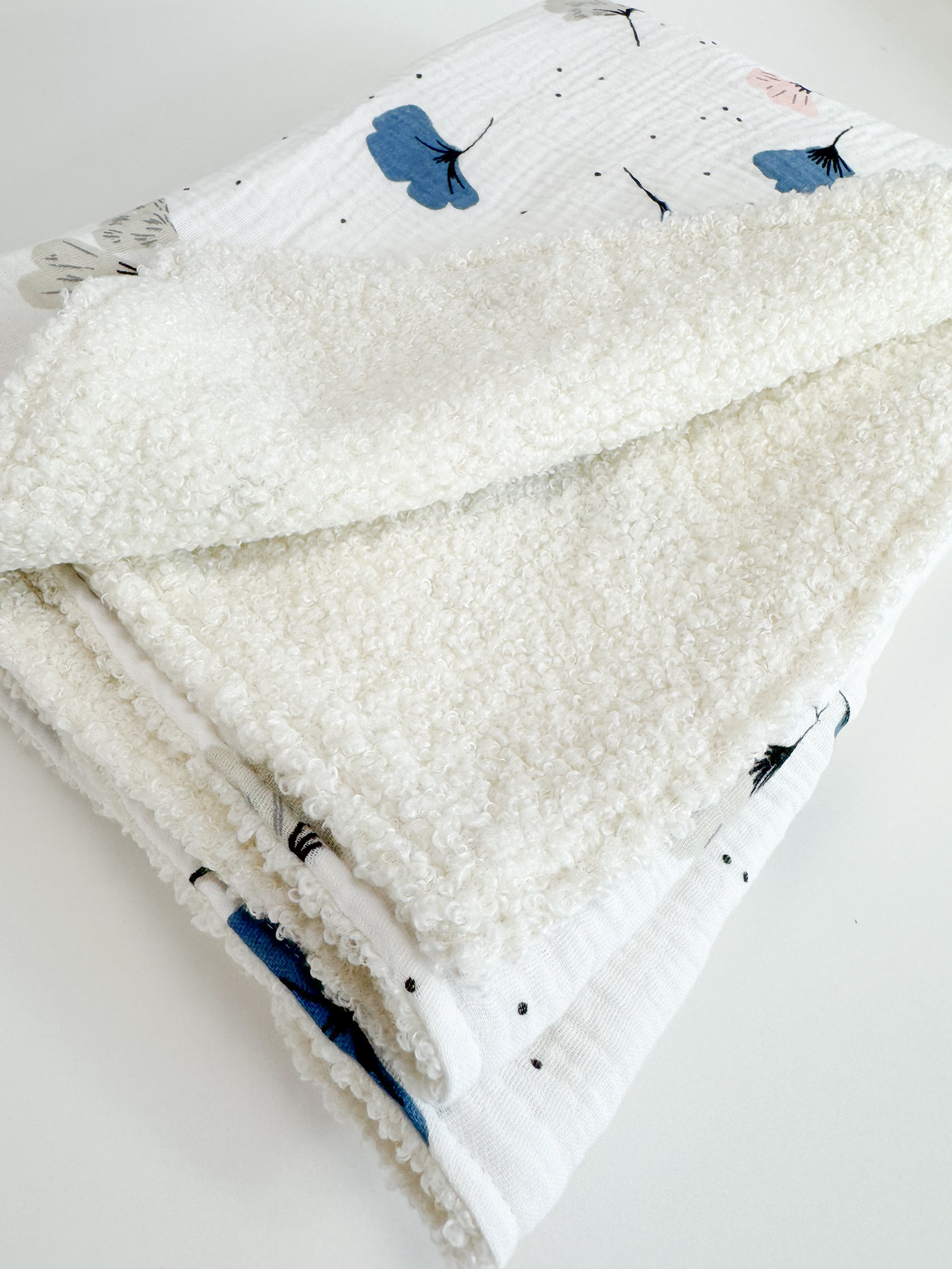 Siltā bērnu sega no plīša auduma 