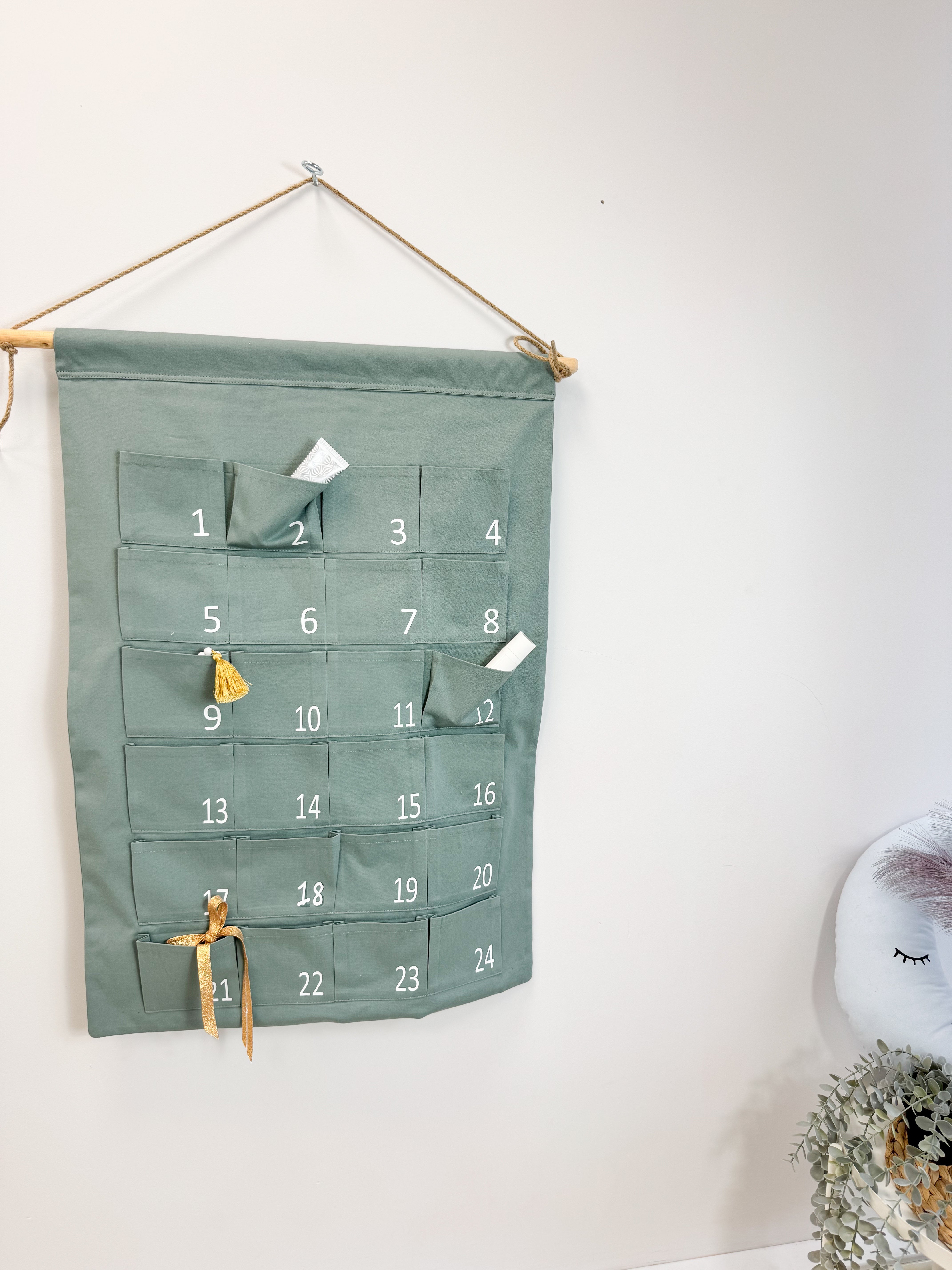 Adventes kalendārs - vienkrāsu